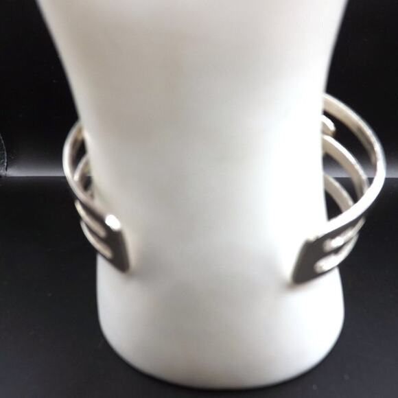 Vintage Faux Turquoise Silver Tone Cuff Bracelet, Southwestern, 5 1/2 Inches - Picture 6 of 6